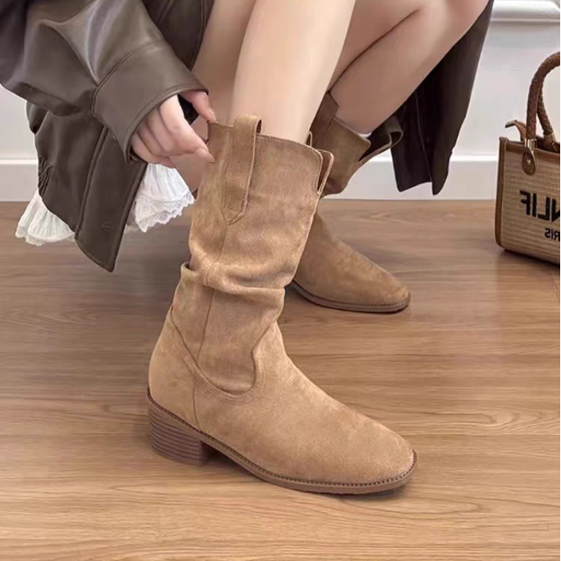 Amura – Botte western en daim