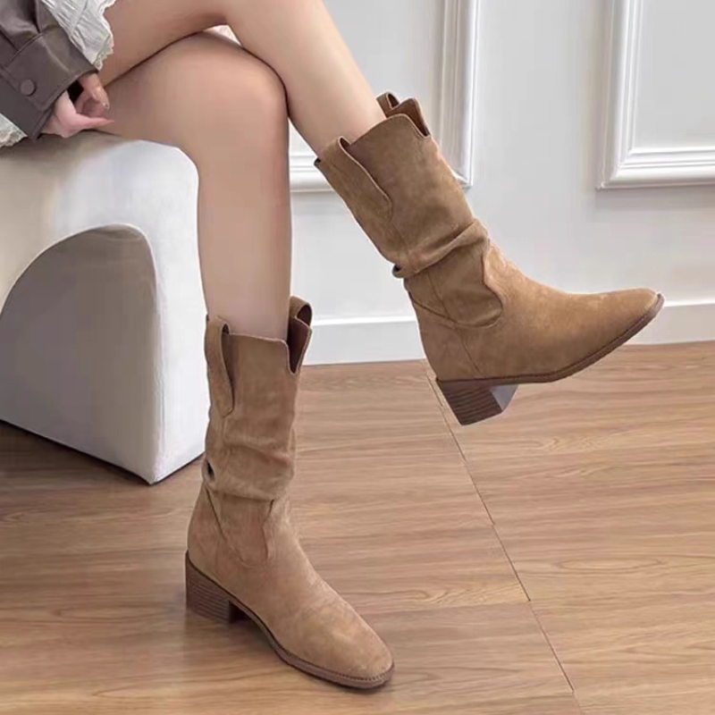 Amura – Botte western en daim